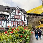 Bacchus Homes * Bacharach